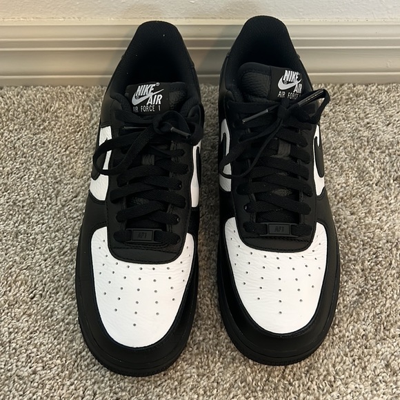 Nike Women’s Air Force Ones Sneakers - Picture 2 of 7